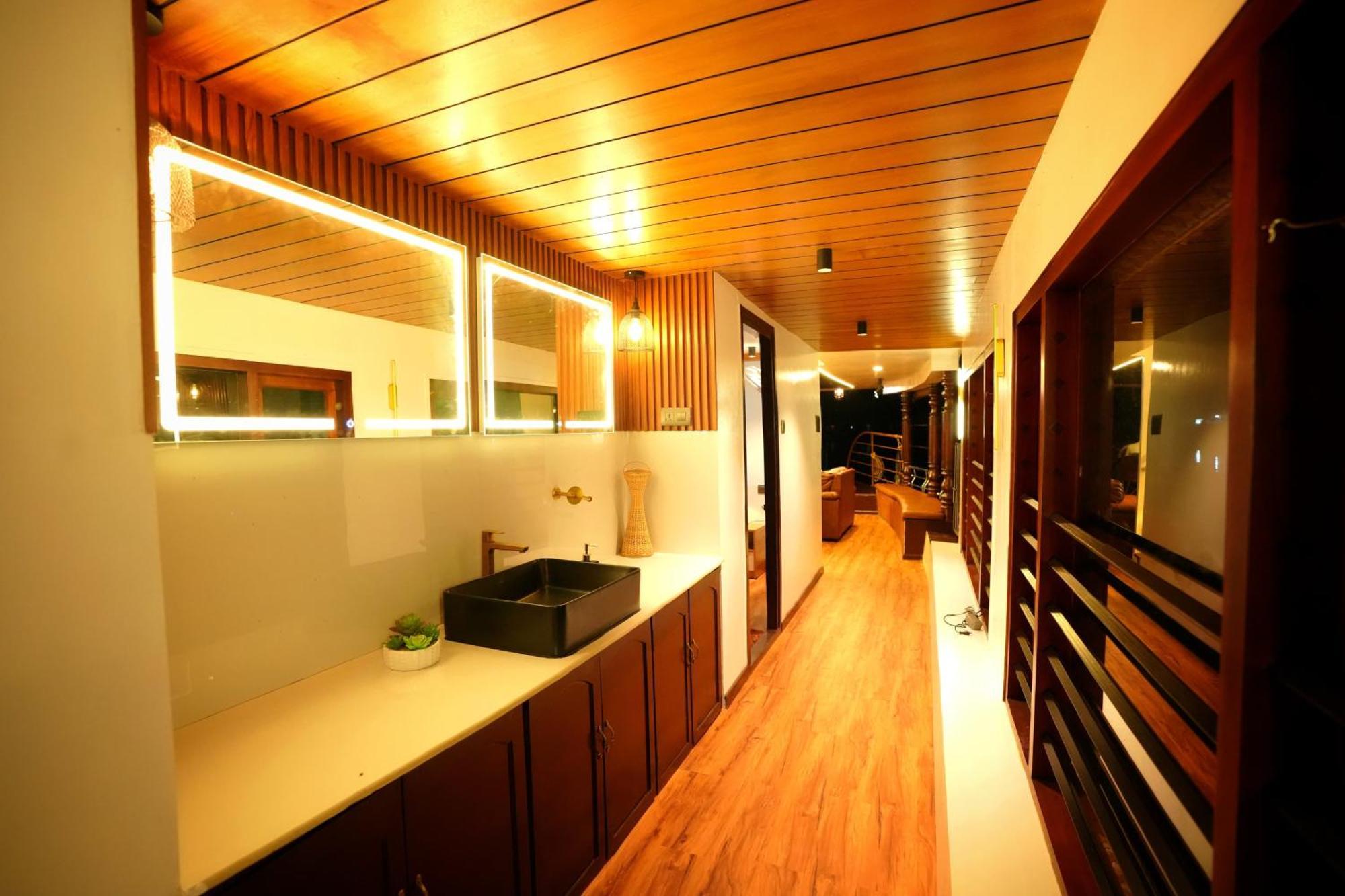 Indraprasthamlakecruise Alappuzha Eksteriør bilde
